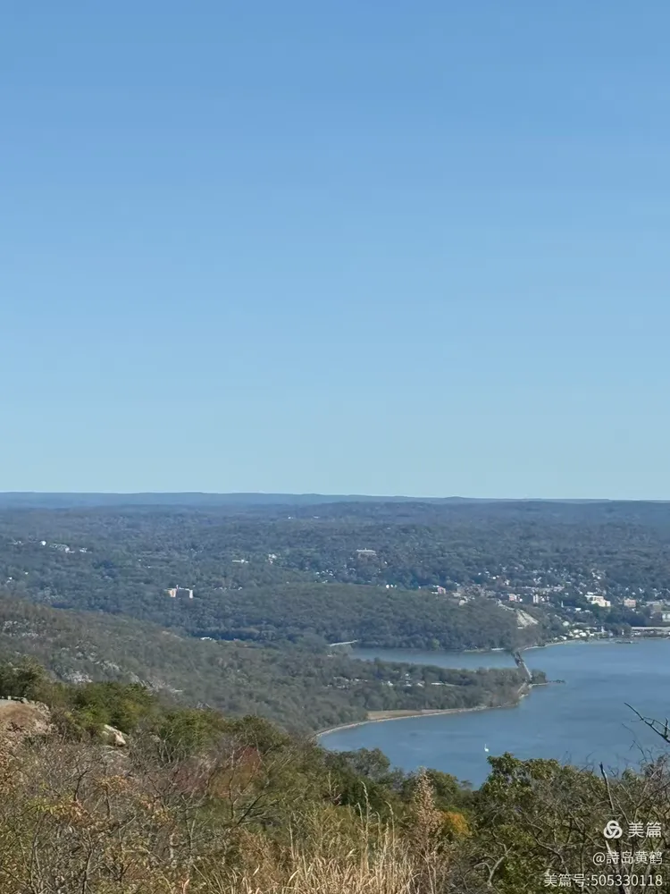 七律·纽约大熊山登高